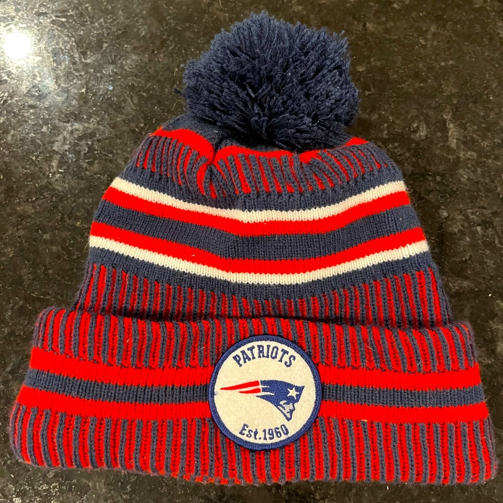 Official NFL Patriots Fleece-Lined Pom Hat